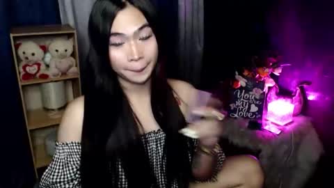 Mikka online show from April 2026 06:47:02 PM