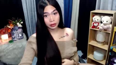 Mikka online show from May 2026 05:17:02 PM