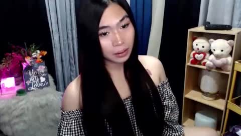 Mikka online show from May 2026 05:42:02 PM