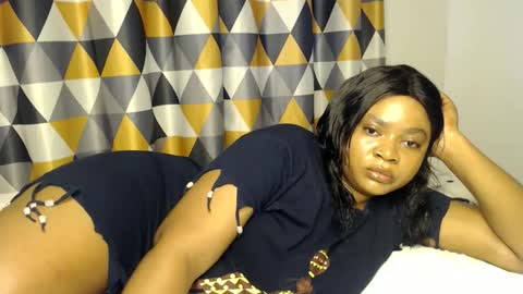 Snapshot of queenofsouls chatting on November 2025 02:56:01 AM . online show from November 2025 02:56:01 AM