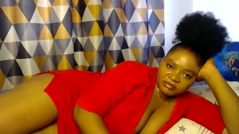 Snapshot of queenofsouls chatting on November 2025 04:14:02 AM . online show from November 2025 04:14:02 AM