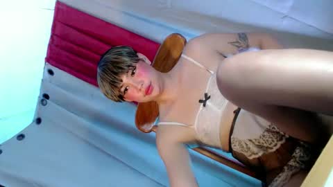 QUEEN online show from February 2026 05:26:01 AM