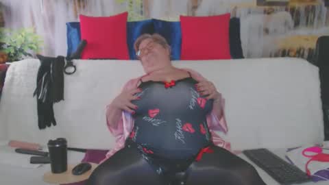 QueenPammy online show from November 2025 06:45:02 AM