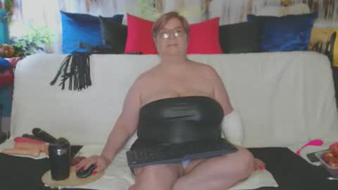 QueenPammy online show from May 2026 06:32:03 AM