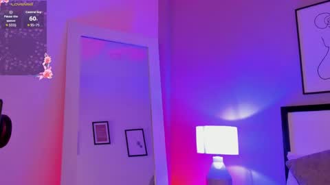 Queen Rose online show from April 2026 01:09:02 PM