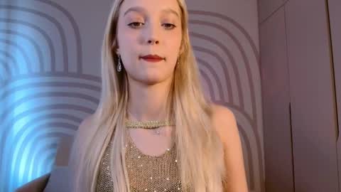 Snapshot of queenserenaaa chatting on June 2026 01:17:02 PM Serena XoXo online show from June 2026 01:17:02 PM