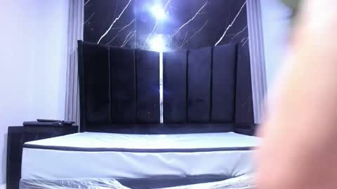 queenstarhyl online show from April 2026 01:41:02 PM