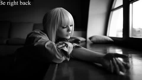 Queensy online show from January 2025 07:21:02 PM