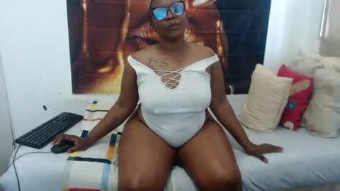 queenteex6993 online show from June 2026 09:32:02 AM