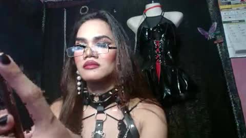 VeinyDickWoman online show from May 2026 10:32:01 AM