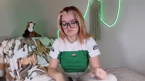 Snapshot of quervoqueen1 chatting on December 2024 04:20:02 AM Bri online show from December 2024 04:20:02 AM