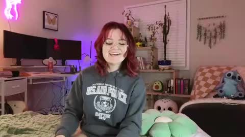 Snapshot of quervoqueen1 chatting on February 2025 01:56:01 AM Bri online show from February 2025 01:56:01 AM