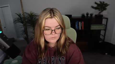 Snapshot of quervoqueen1 chatting on September 2025 02:57:01 AM Bri online show from September 2025 02:57:01 AM