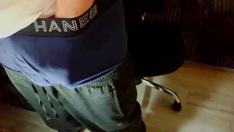 Snapshot of questionsfordays chatting on April 2026 02:33:01 AM DaddyDreams online show from April 2026 02:33:01 AM