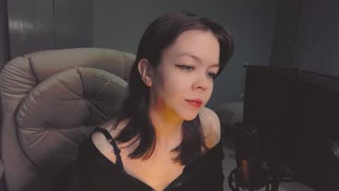 Snapshot of quietluxury chatting on June 2026 06:19:01 PM quietluxury online show from June 2026 06:19:01 PM