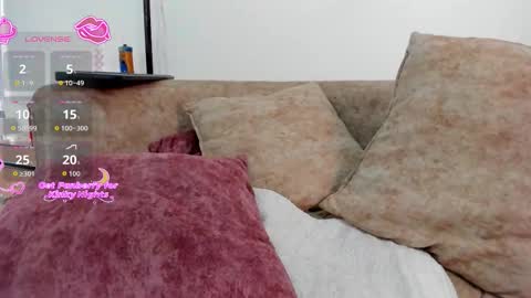 Snapshot of quimeralady chatting on December 2025 09:11:02 PM Quimera online show from December 2025 09:11:02 PM