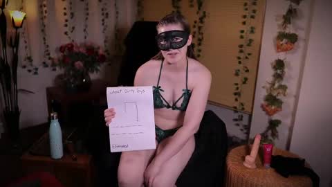 Snapshot of quinnrmonroe chatting on December 2024 03:22:01 PM QuinnMonroe online show from December 2024 03:22:01 PM