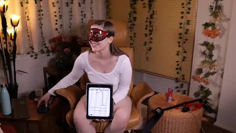 Snapshot of quinnrmonroe chatting on February 2025 08:14:02 PM QuinnMonroe online show from February 2025 08:14:02 PM