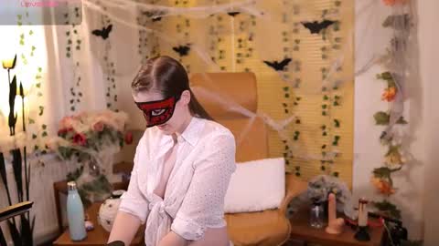 Snapshot of quinnrmonroe chatting on October 2025 03:18:02 PM QuinnMonroe online show from October 2025 03:18:02 PM