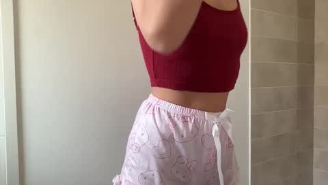 Snapshot of quinnyelena chatting on January 2025 09:59:01 AM Quinnyelena online show from January 2025 09:59:01 AM