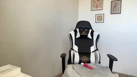 Snapshot of quinnyelena chatting on October 2025 09:22:01 AM Quinnyelena online show from October 2025 09:22:01 AM