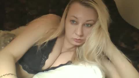 Snapshot of qwertyuio71919 chatting on February 2026 03:00:01 PM qwertyui online show from February 2026 03:00:01 PM