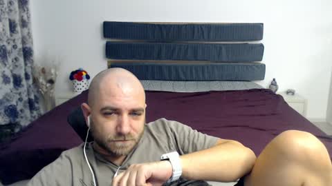 Snapshot of r0bila chatting on January 2025 08:34:02 PM R0bila online show from January 2025 08:34:02 PM