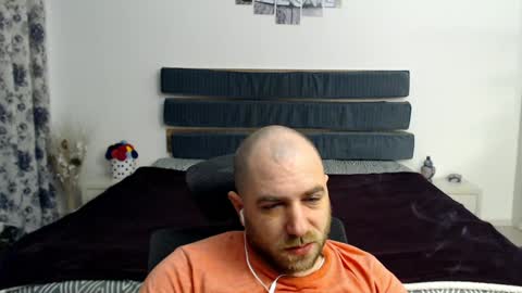 Snapshot of r0bila chatting on January 2025 11:39:01 PM R0bila online show from January 2025 11:39:01 PM