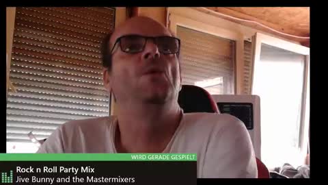 Snapshot of r_2d2_ chatting on November 2025 12:26:01 PM dj mike online show from November 2025 12:26:01 PM