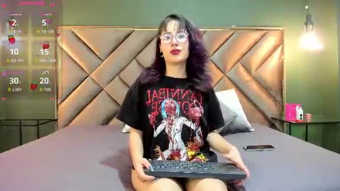 Snapshot of rache_roth chatting on July 2026 10:13:02 PM Rachel online show from July 2026 10:13:02 PM