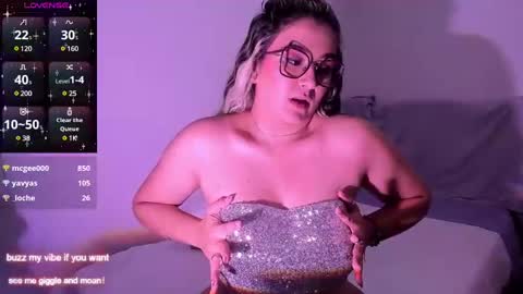 Snapshot of rachel_fo chatting on December 2024 09:39:02 PM Rachel Foss online show from December 2024 09:39:02 PM