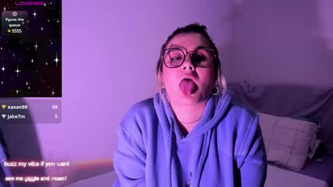 Snapshot of rachel_fo chatting on January 2025 01:52:02 AM Rachel Foss online show from January 2025 01:52:02 AM