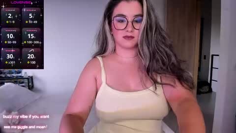 Snapshot of rachel_fo chatting on January 2025 08:29:01 PM Rachel Foss online show from January 2025 08:29:01 PM