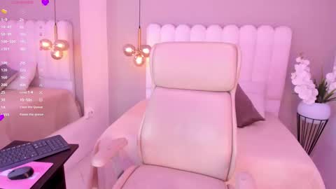 Snapshot of rachel_ross07 chatting on February 2026 07:28:01 PM Mariana online show from February 2026 07:28:01 PM