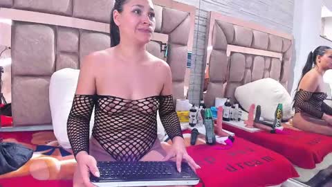 Snapshot of rachel_westt chatting on December 2024 06:34:01 PM RACHEL online show from December 2024 06:34:01 PM