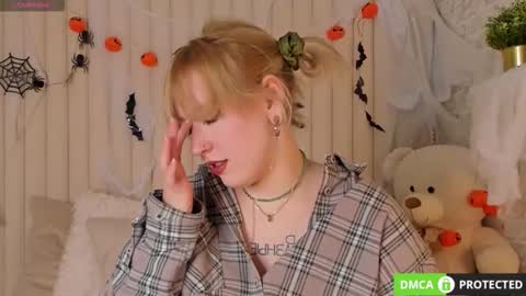 Ray  online show from October 2025 05:52:01 AM