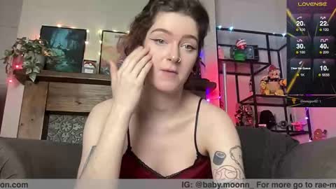 Snapshot of rae_moon chatting on February 2026 08:19:02 PM Rae online show from February 2026 08:19:02 PM