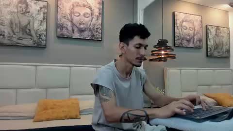 Snapshot of raf__koons chatting on July 2026 03:01:01 AM Raf Koons online show from July 2026 03:01:01 AM