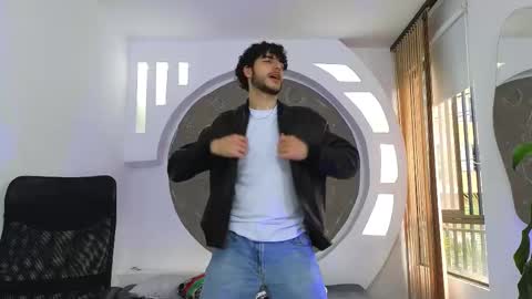 R A F A E L online show from September 2025 09:17:02 PM