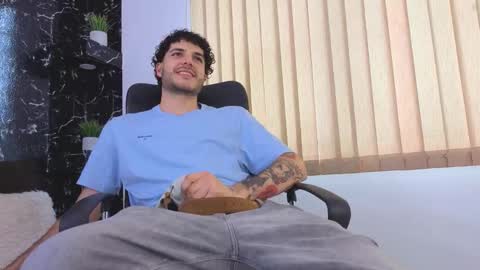 R A F A E L online show from March 2026 09:29:02 PM