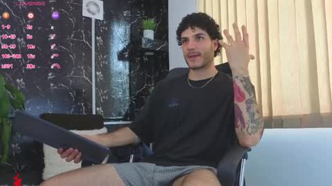 R A F A E L online show from April 2026 08:59:02 PM