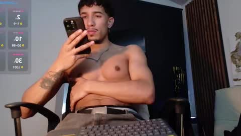 Snapshot of rafaelstone chatting on December 2025 03:12:02 AM IG online show from December 2025 03:12:02 AM