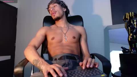 Snapshot of rafaelstone chatting on December 2025 05:03:01 AM IG online show from December 2025 05:03:01 AM