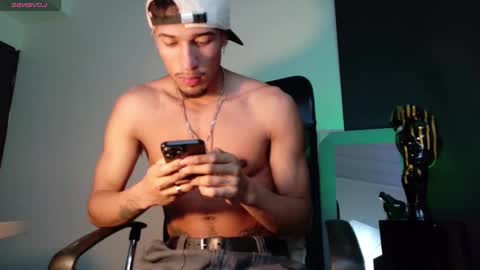 Snapshot of rafaelstone chatting on January 2026 03:44:02 AM IG online show from January 2026 03:44:02 AM