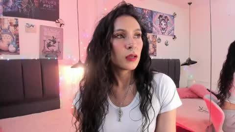 Raia online show from May 2026 03:35:02 AM
