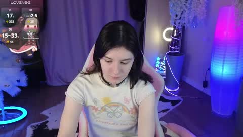 Snapshot of raiden_maid chatting on December 2024 04:19:02 AM Betty online show from December 2024 04:19:02 AM