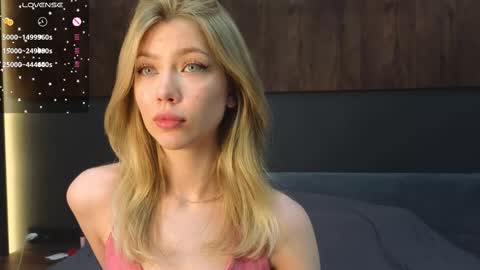 Snapshot of rainauge chatting on February 2025 09:21:02 PM Lisa online show from February 2025 09:21:02 PM