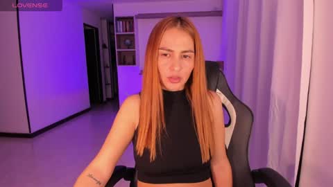 Jennyindependent model . online show from May 2026 03:35:02 AM
