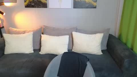 rainevi online show from March 2026 11:58:01 AM