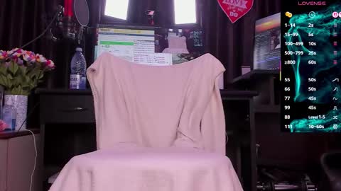 Snapshot of raissa_sky26 chatting on December 2025 03:44:02 AM Laura online show from December 2025 03:44:02 AM